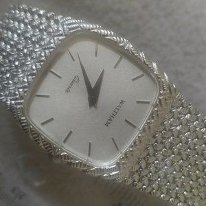 Vintage Waltham silver quartz watch time piece